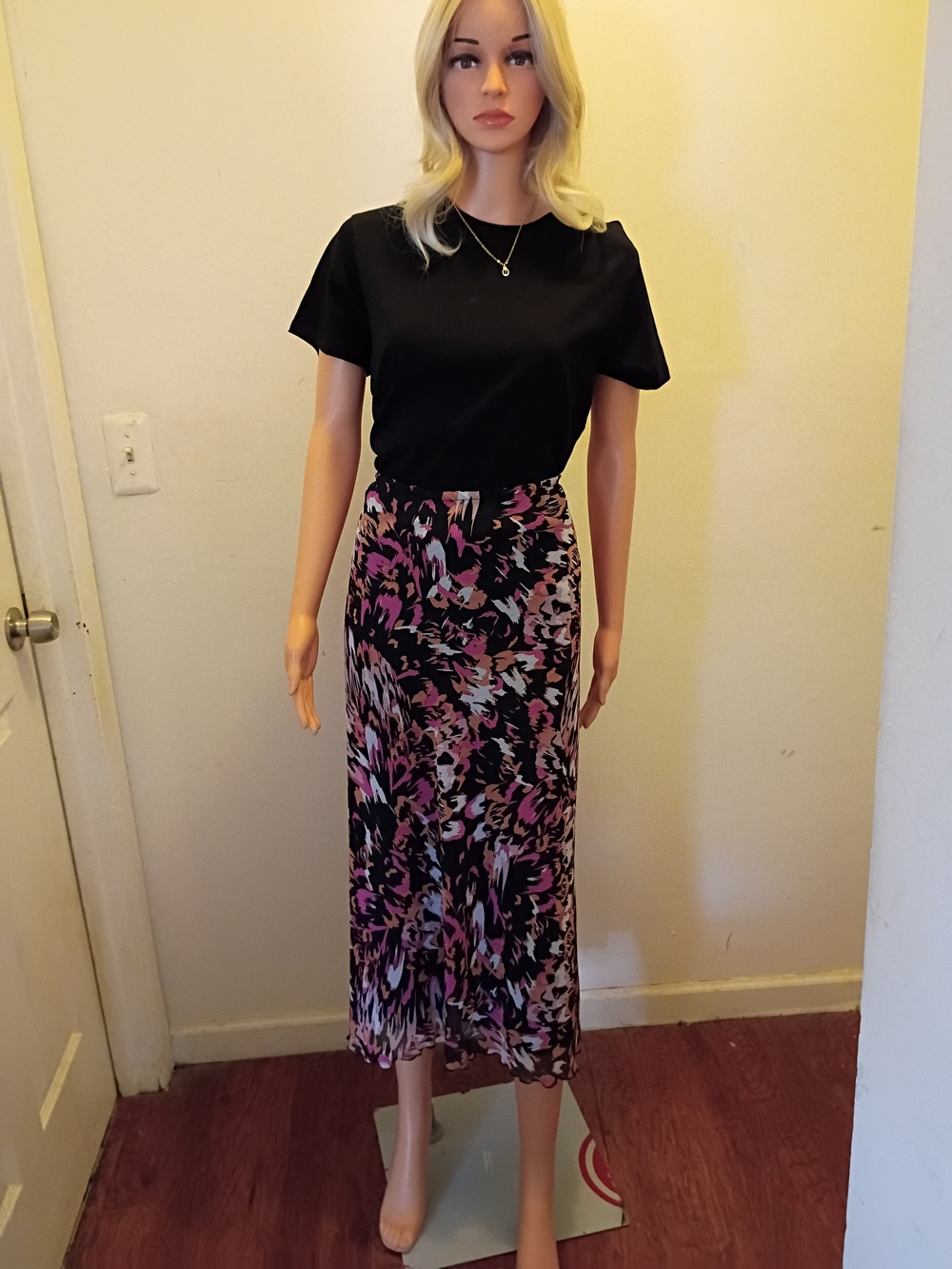*NWOT* Dress Barn Black and Pink Abstract Maxi Skirt